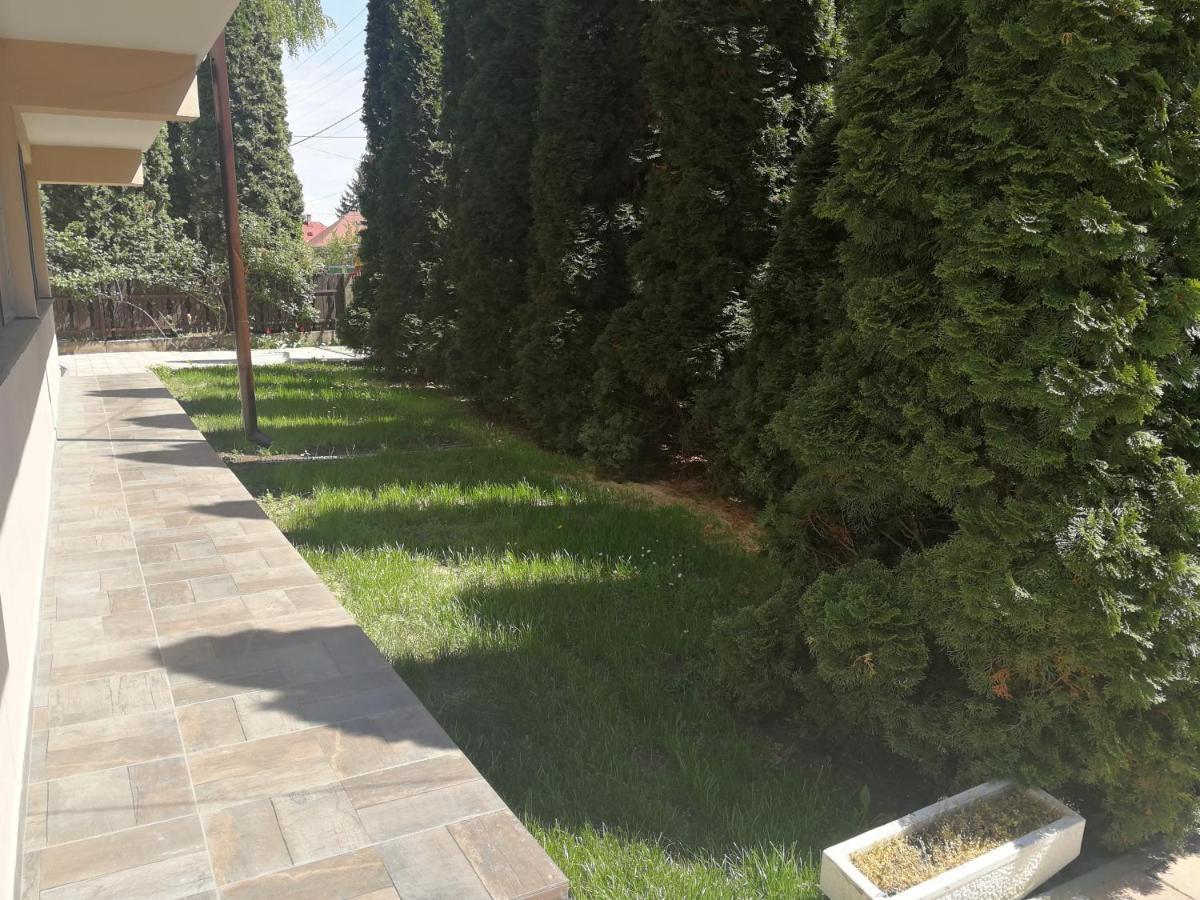 Rubin Apartman Hajduszoboszlo Exterior photo
